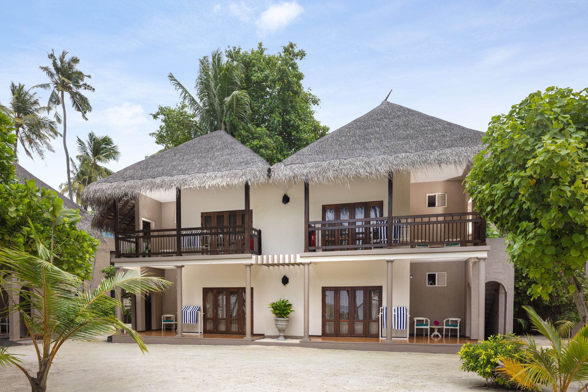 4D3N Combo Island – Adaaran Rannalhi A1 (2N Local + 1N Resort)