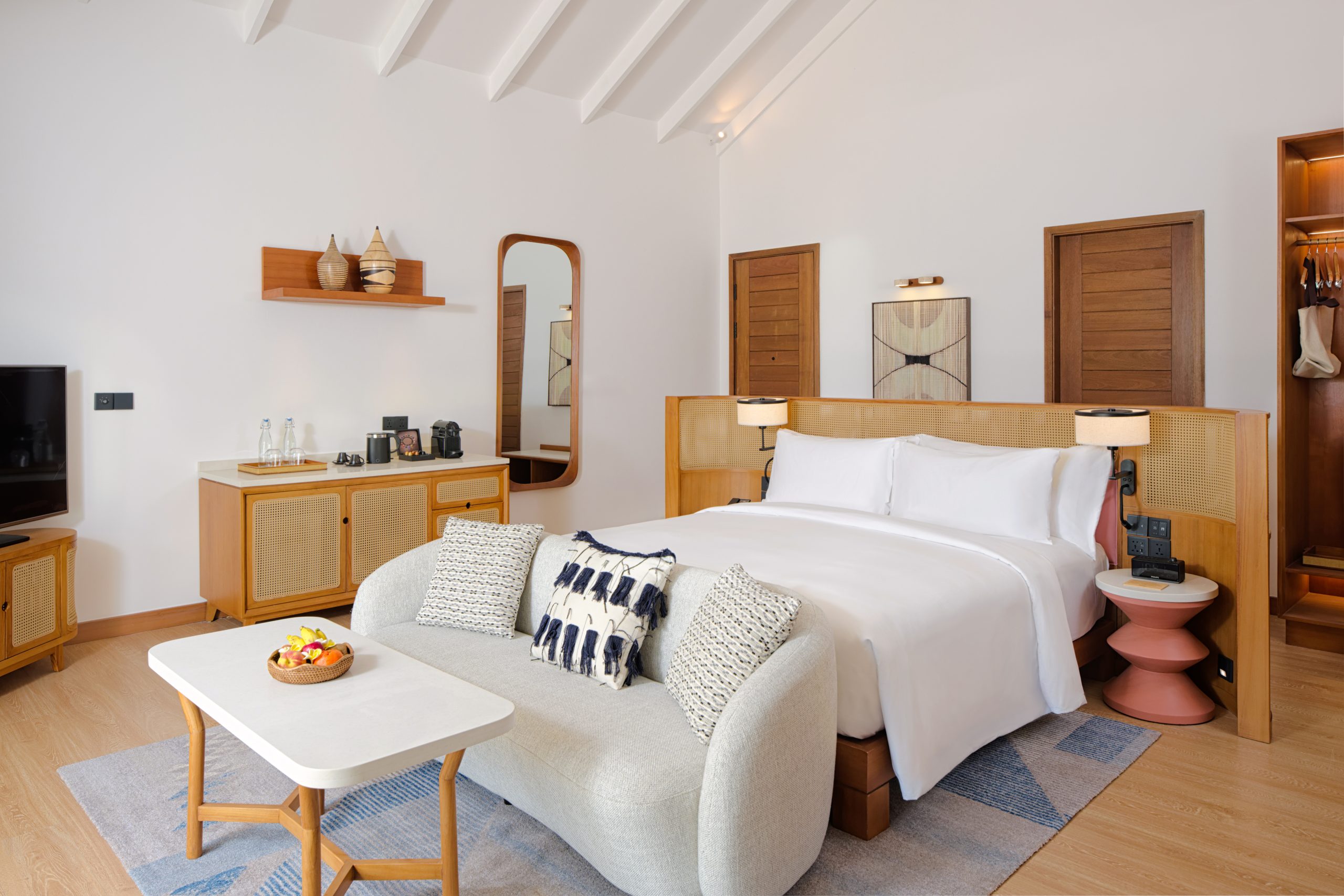 5D4N Combo Island – DusitD2 Feydhoo Maldives A1 (2N Local + 2N Resort)-Beach Villa.