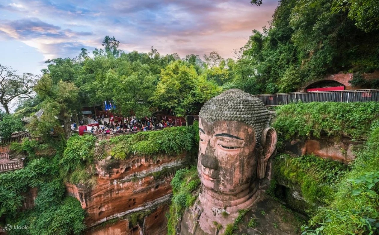 从你的九寨路过:山城·天府·仙境直通 PASS THROUGH YOUR JIUZHAI: MOUNTAIN CITY · LAND OF ABUNDANCE · DIRECT TO WONDERLAND