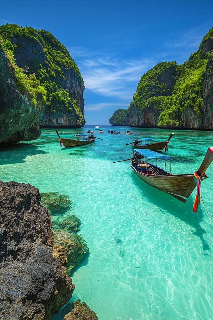 PHUKET + PHI PHI ISLAND