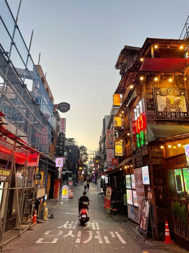 Itaewon Street