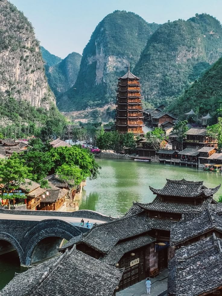 GRAND GUIZHOU & CHONGQING ESCAPE
